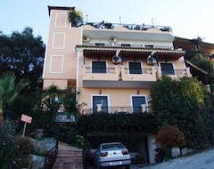 Apart Otel 75 Steps (Messongi, Yunanistan)