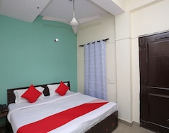 Hotel OYO 9077 Sector 61 (Noida, India)