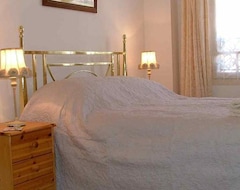 Bed & Breakfast La Maison Rosier (Abzac, Ranska)