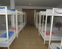 Hotel Lucky House Dorm Room (Koh Phi Phi, Thailand)