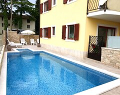 Hele huset/lejligheden New cute apartment Elia 1, two rooms with swimming pool WiFi private parking (Savudrija, Kroatien)