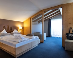 Hotel Alpenroyal (Kastelruth, Italy)