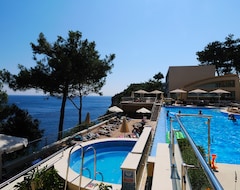 Akrotiri Beach Hotel (Paleokastritsa, Grecja)