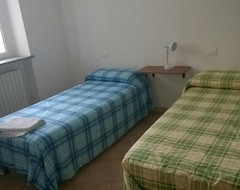 Hotel Cannone D'oro (Sale, Italy)