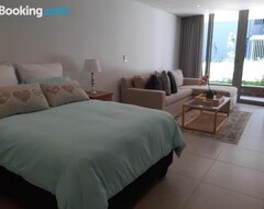 Entire House / Apartment Ocean Dunes G042 (Umhlanga, South Africa)