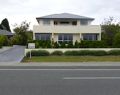 Bed & Breakfast Cathedral Peaks (Manapouri, Nueva Zelanda)