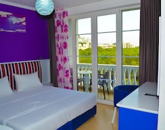 Khách sạn Hotel Monaco & Garden (Golem, Albania)