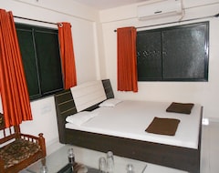 Hotel Suraj Executive (Solapur, India)