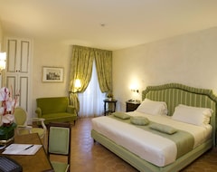 Hotel Donna Camilla Savelli (Rome, Italy)
