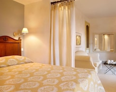 Khách sạn Le Convivial Luxury Suites & Spa (Xylokastron, Hy Lạp)