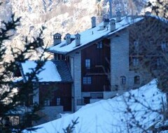 Hotel Maison Cly (Chamois, Italy)