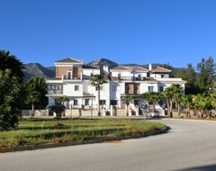 Koko talo/asunto Luxury Front-line Golf Villa. Tranquil Location. Sleeps 6. All Amenities. (Alhaurín de la Torre, Espanja)