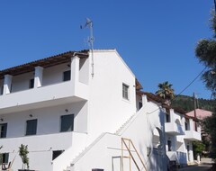 Lejlighedshotel Villa Lucia (Agios Georgios Pagi, Grækenland)
