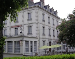 Khách sạn Hotel Des Thermes (Bourbon-l'Archambault, Pháp)
