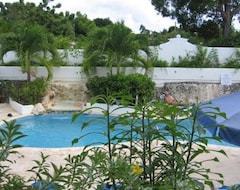 Khách sạn Hotel Tropical Escape (Paynes Bay, Barbados)