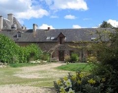 Toàn bộ căn nhà/căn hộ In The Old Stables Of A Castle, Very Comfortable, In The Countryside, Very Calm (Irodouër, Pháp)