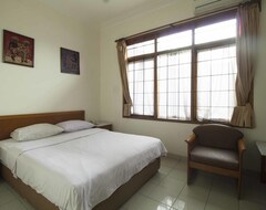 Hotel Reddoorz Near Rumah Mode (Bandung, Indonezija)