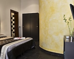 Hotel Zen Room (Ferrara, Italy)