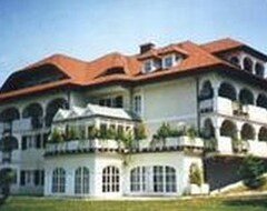 Hotelli Hotel & Kurpension Weiss (Bad Tatzmannsdorf, Itävalta)