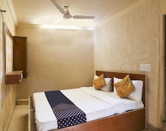 Hotelli SPOT ON 49752 Hotel Super Guest House (Ahmedabad, Intia)