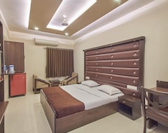 Khách sạn Golden Plaza (Ahmedabad, Ấn Độ)