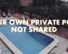 Toàn bộ căn nhà/căn hộ 5 Star Apartment With Your Own Pool, Not Shared. Tv A/c Wifi (Benferri, Tây Ban Nha)