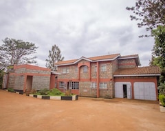 Khách sạn Oriental Palace (Embu, Kenya)