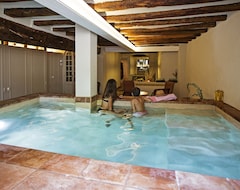 Koko talo/asunto Lesparter, Apartment With Heated Pool, Garden And Wifi, In The Center (Olot, Espanja)