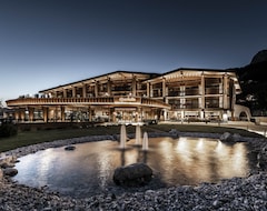 Khách sạn Granbaita Dolomites (Selva in Val Gardena, Ý)
