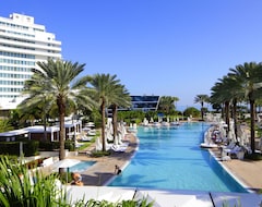 Fontainbleau Hotel Corner One Bedroom Suite Free Spa Passes And Valet (Miami Beach, Sjedinjene Američke Države)