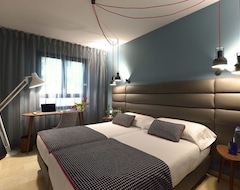 Khách sạn Suites Pamplona Plaza (Pamplona, Tây Ban Nha)