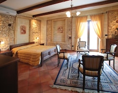 Hotel Luxury Accommodation (Tropea, Italy)