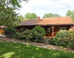 Koko talo/asunto Beautiful Amish Furnished Log Home on a Level Lot New Spring Rates (McGaheysville, Amerikan Yhdysvallat)