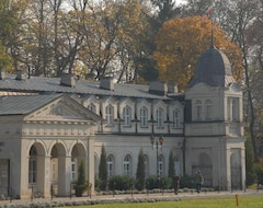 Otel Stare Łazienki (Naleczów, Polonya)