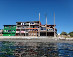 The Oceanfront Hotel (Sointula, Canada)