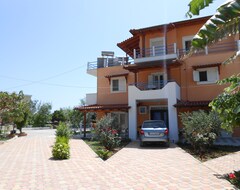 Yard Paradise Hotel (Himara, Albania)