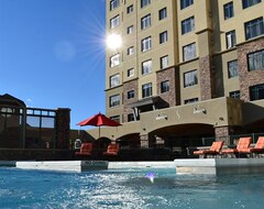 Summit Hotel At Big Sky Resort (Big Sky, ABD)