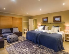 Hotel Atlantic Bay Lodge (Cape Town, South Africa)