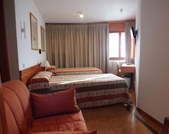 Hotel La Corza Blanca (Reinosa, España)