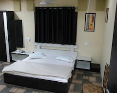 Hotel Topaz (Ratlam, India)