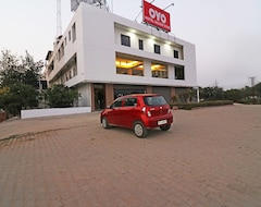 Khách sạn OYO Hotel Silver Star (Neemrana, Ấn Độ)