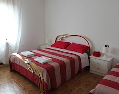 Hotel B&B Queens (Grisolia, Italy)
