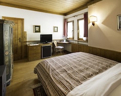 Hotel Villa Oretta (Cortina d'Ampezzo, Italy)