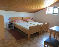 Hostel Youth Veli Losinj (Veli Lošinj, Hırvatistan)