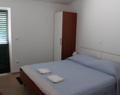 Otel Camp Krka Stay (Šibenik, Hırvatistan)