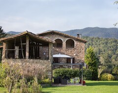 Koko talo/asunto Property With Free Wifi Boasts An Extensive Garden With Views Of Pyrenees (Camprodón, Espanja)