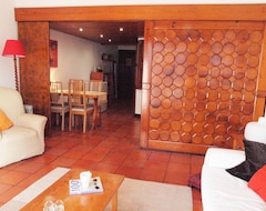 Entire House / Apartment Cozy T0 + 1 With Balcony In Estoril (Estoril, Portugal)