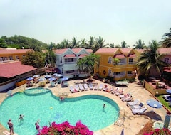 Whispering Palms Beach Resort (Candolim, Hindistan)