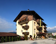 Hotel Albergo Bucaneve (Malosco, Italy)