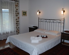 Hotel Dryades (Ano Chora Nafpaktias, Greece)